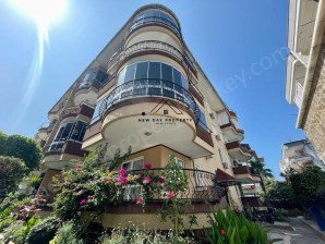 Completely renovated apartment in Oba/Alanya – 500 meters to the beach – residence permit available!